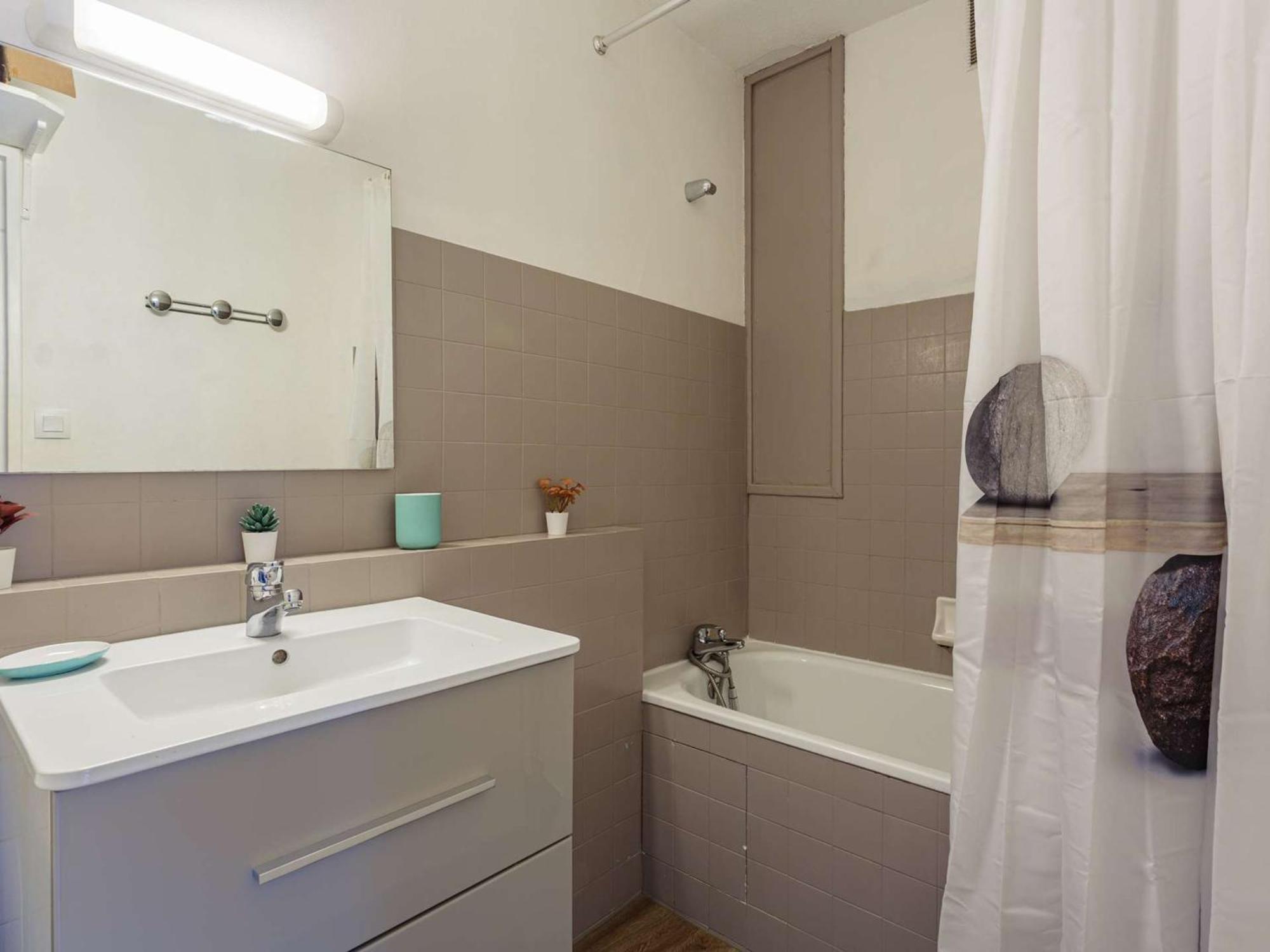Apartamento Moderne Avec Balcon Et Parking A - Fr-1-3-625